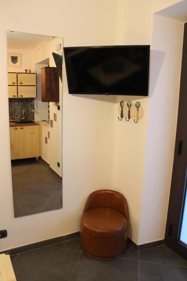 L'ango-letto Industriale Del Quadrilatero Apartament *